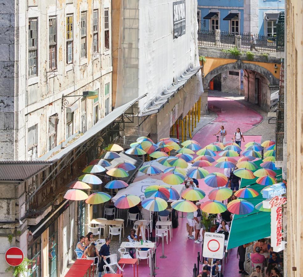 Sunny Pink Street Historical Apt, By Timecooler Lisbona Esterno foto