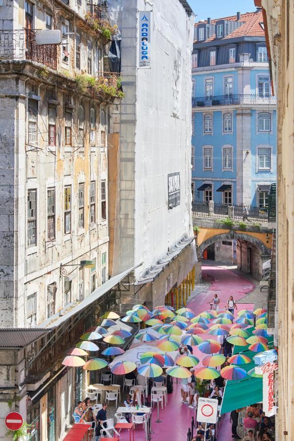 Sunny Pink Street Historical Apt, By Timecooler Lisbona Esterno foto
