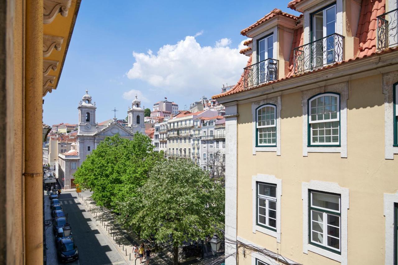 Sunny Pink Street Historical Apt, By Timecooler Lisbona Esterno foto
